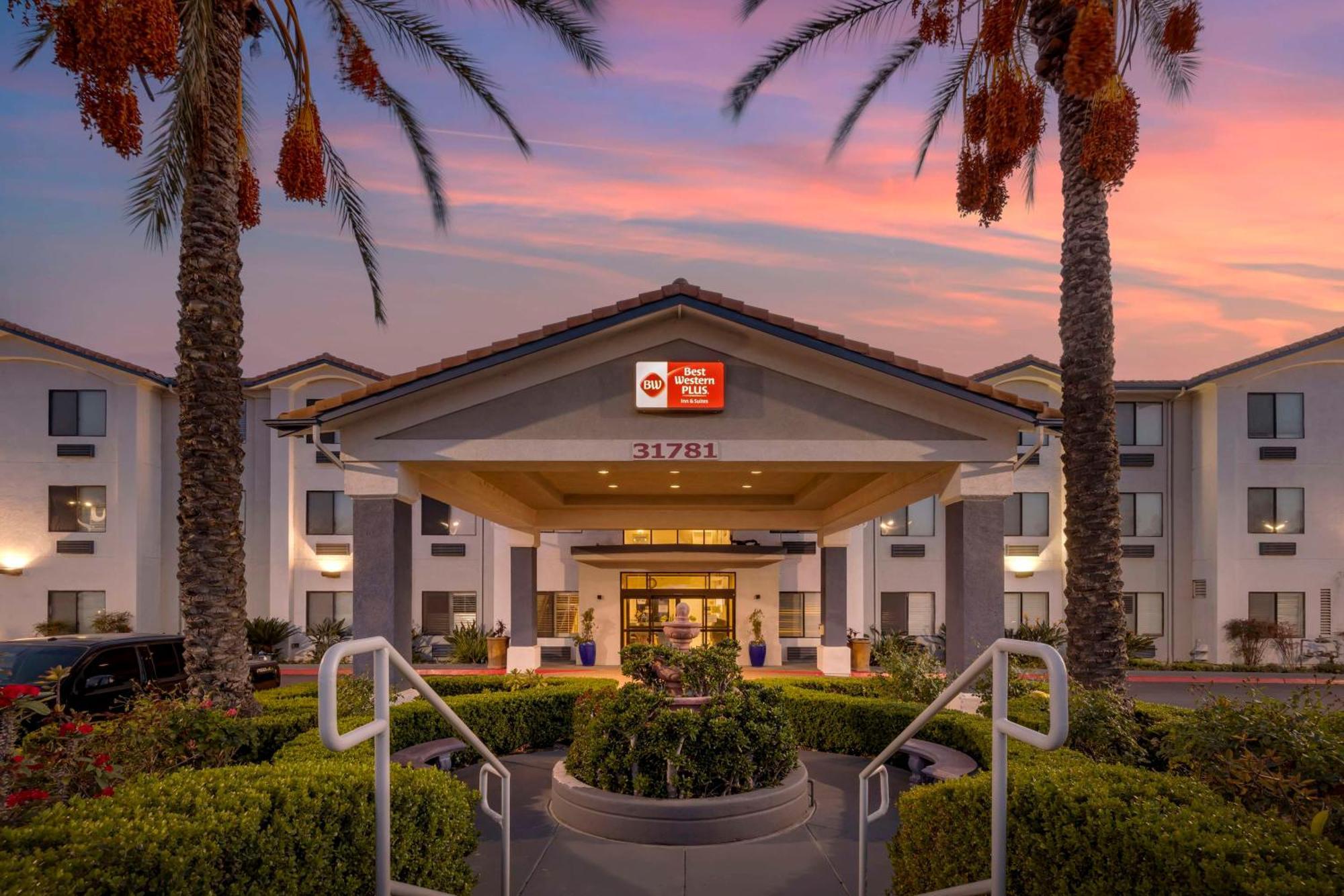 Best Western Plus Lake Elsinore Inn & Suites Exterior photo