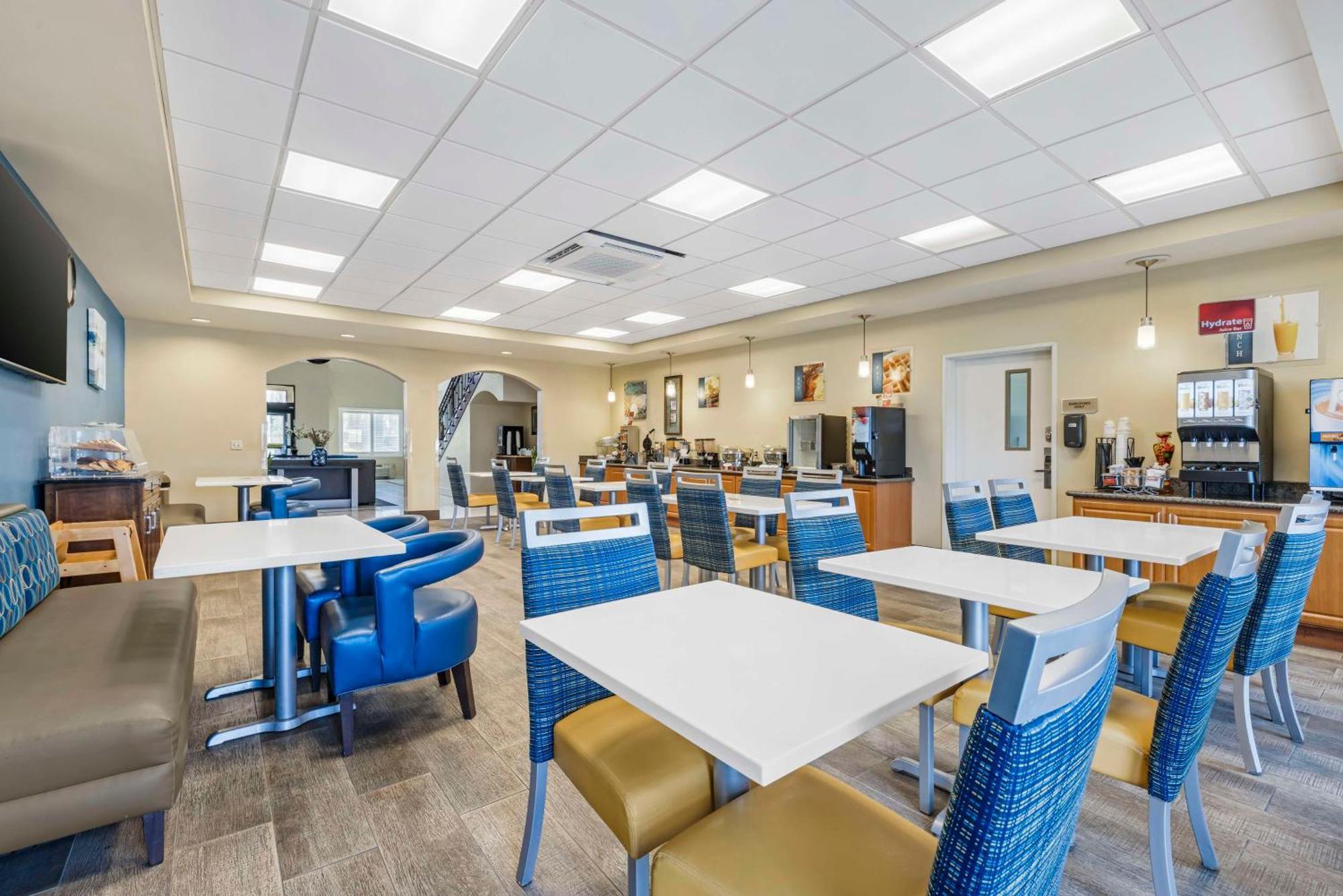 Best Western Plus Lake Elsinore Inn & Suites Exterior photo