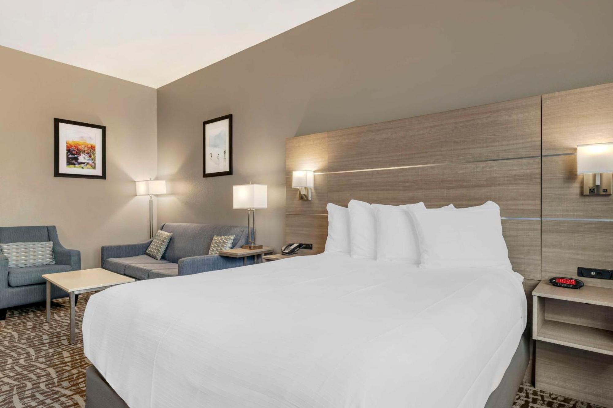 Best Western Plus Lake Elsinore Inn & Suites Exterior photo