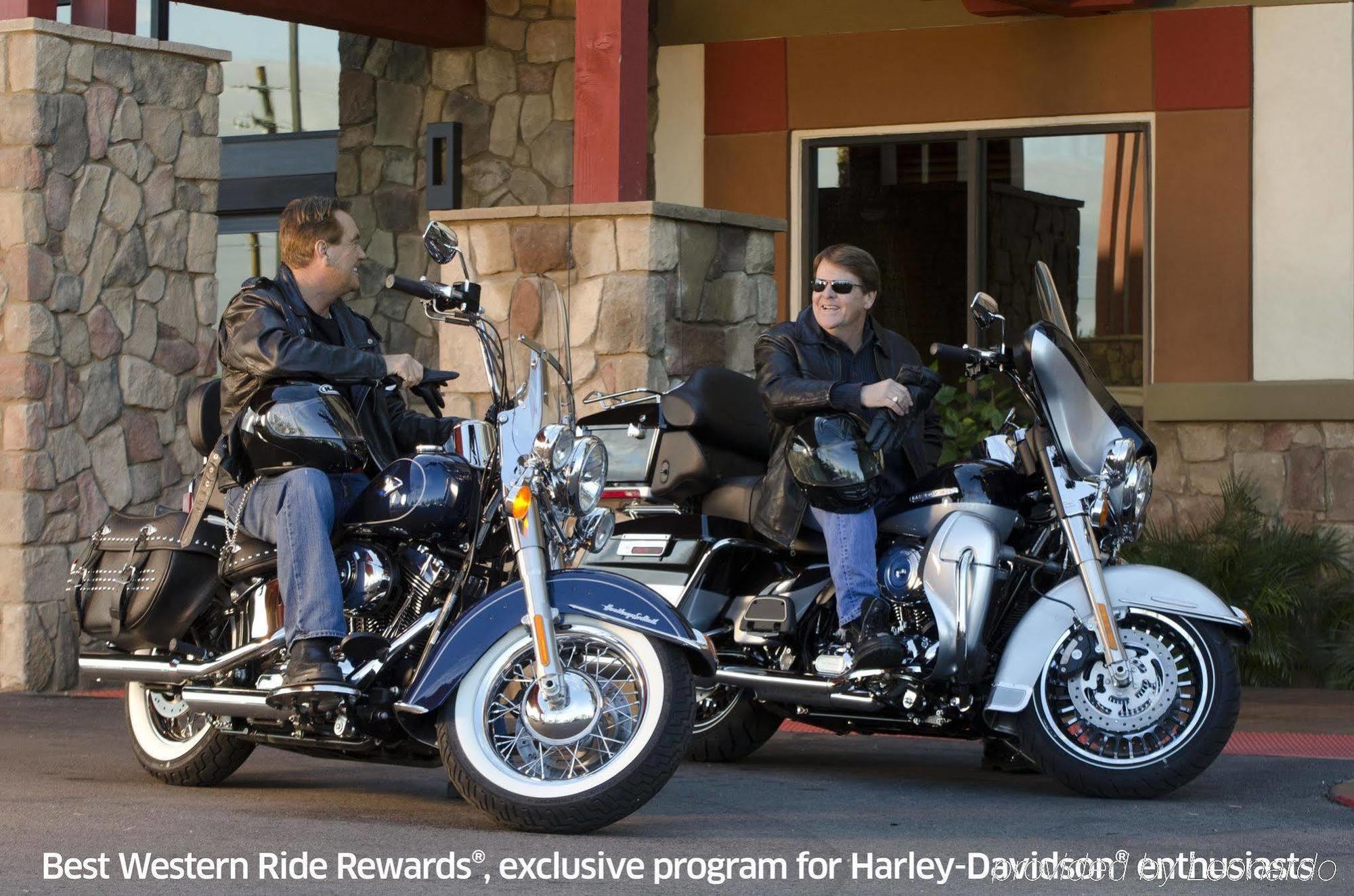 Best Western Plus Lake Elsinore Inn & Suites Exterior photo