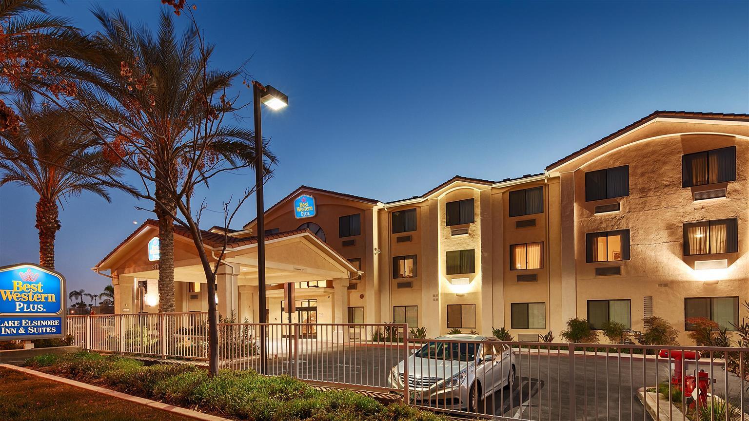 Best Western Plus Lake Elsinore Inn & Suites Exterior photo